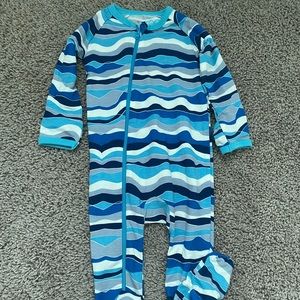 BRAND NEW Bestaroo Onesie